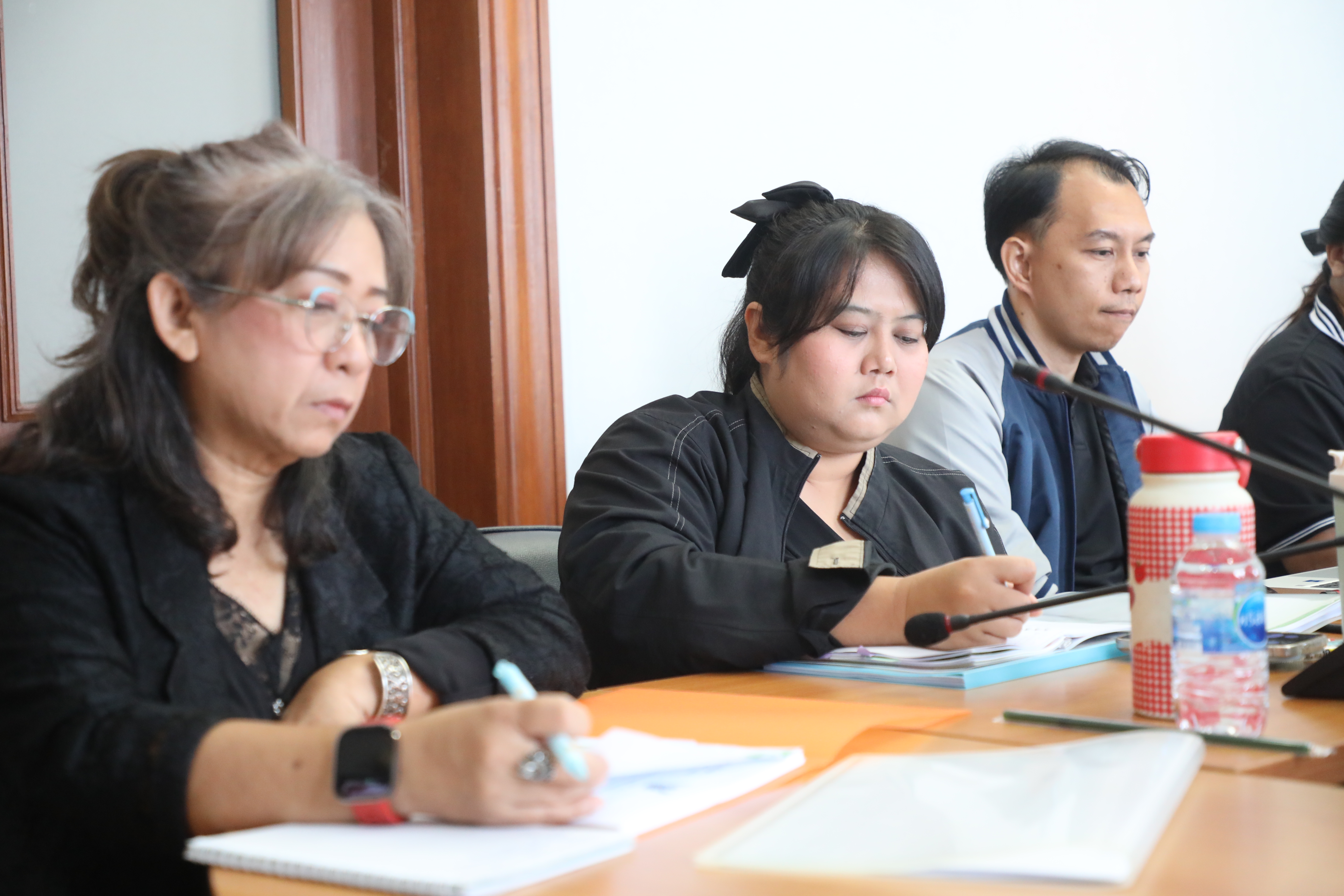 title - ส.ป.ก. ประชุมแนวทางปฏิบัติตามกฎกระทรวงการแบ่งแยกหรือโอนสิทธิในที่ดินของผู้ได้รับสิทธิโดยการปฏิรูปที่ดินเพื่อเกษตรกรรม พ.ศ. 2567 กรณีการแบ่งแยกหรือโอนสิทธิในที่ดินไปยัง ส.ป.ก.